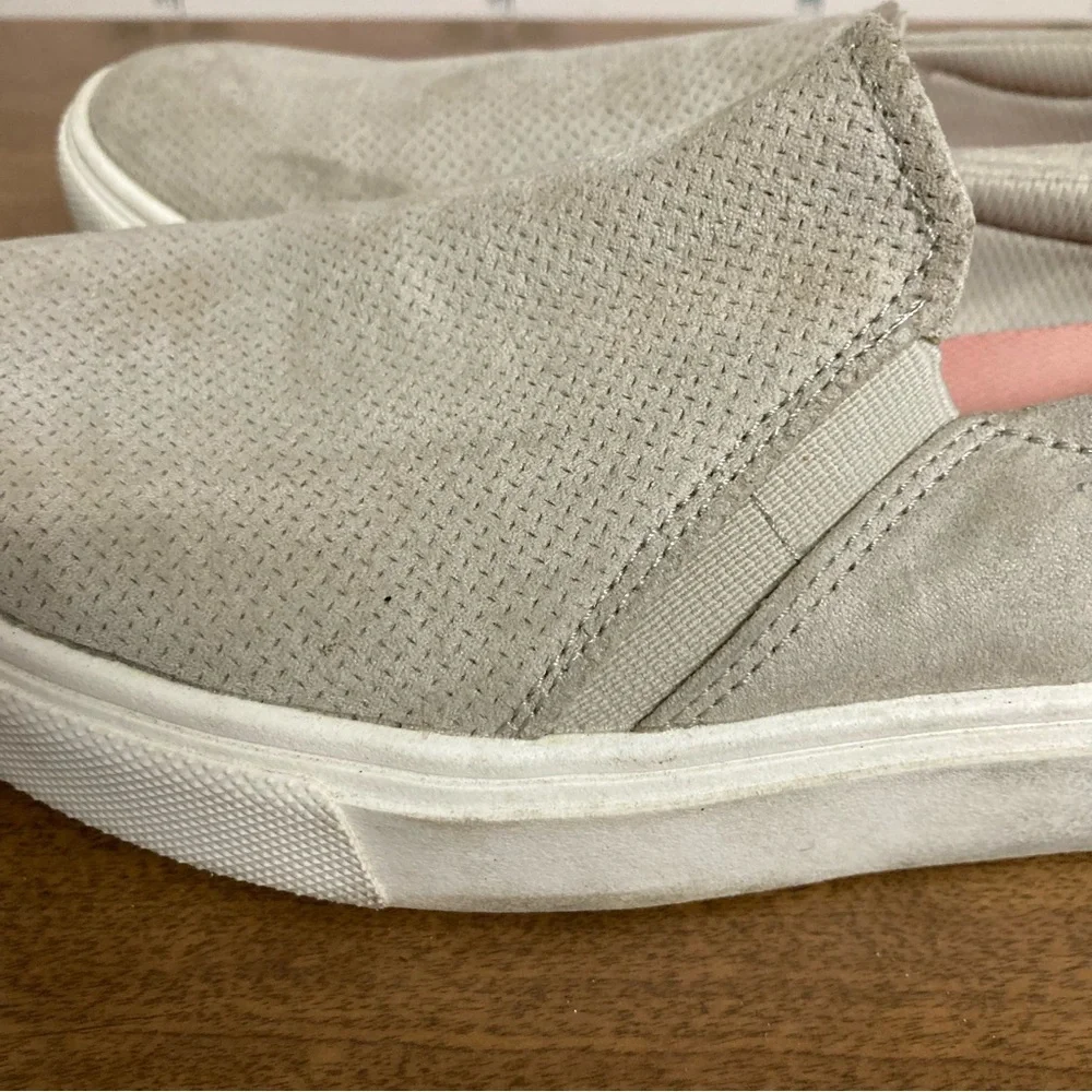 Dr. Scholl's Nova Be Free Light Grayish Faux Suede Slip-ons 7M